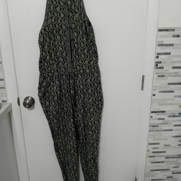 Lou & Grey Black & White Paisley Jumpsuit with Pockets - Picture 1 of 13